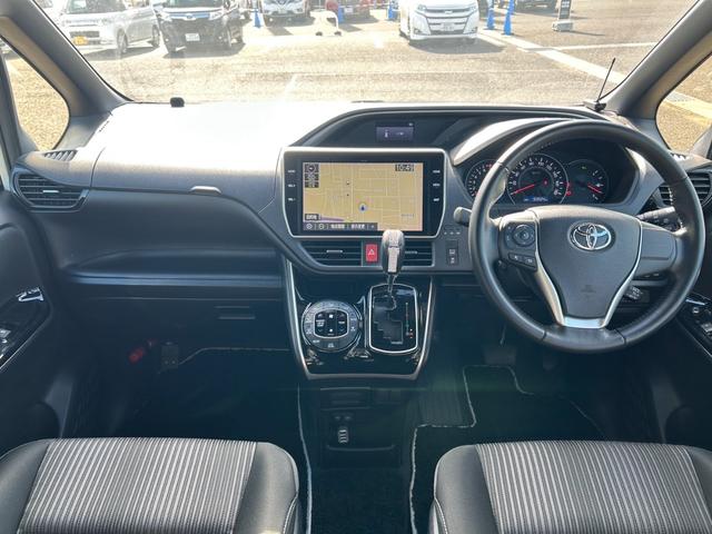 ヴォクシー ZS 煌II【4WD寒冷地仕様】【後期型】【冬&夏タイヤ】 【12型フリップダウンモニター/10型ナビ】【エンジンスターター】【両側電動スライド】【リアオートエアコン】【ワンオーナー禁煙車】【バックカメラ/フルセグTV/ブルートゥース】【クルコン/衝突軽減】(32枚目)