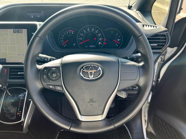 ヴォクシー ZS 煌II【4WD寒冷地仕様】【後期型】【冬&夏タイヤ】 【12型フリップダウンモニター/10型ナビ】【エンジンスターター】【両側電動スライド】【リアオートエアコン】【ワンオーナー禁煙車】【バックカメラ/フルセグTV/ブルートゥース】【クルコン/衝突軽減】(49枚目)