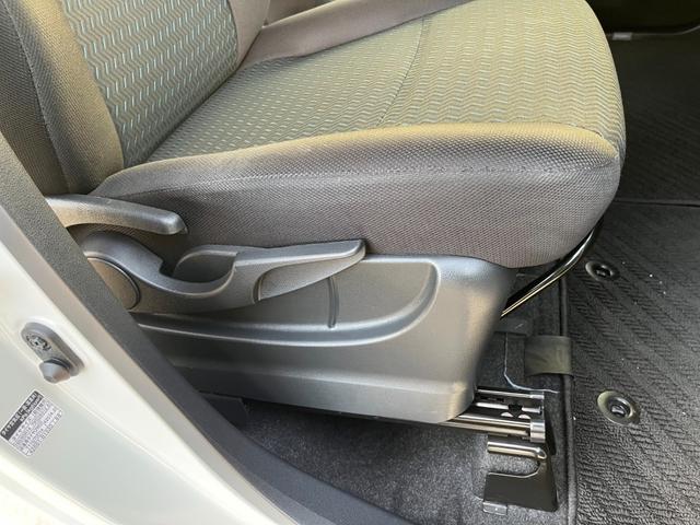 ルーミー カスタムＧ【後期型】【禁煙車】【両側電動スライドドア】　【衝突軽減／車線逸脱警告／追従クルコン／コーナーセンサー】【ＳＤナビ／ブルートゥース／バックカメラ】【ＬＥＤヘッドライト／オートライト】【アイドリングストップ】【電子パーキング】【スマートキー】（30枚目）