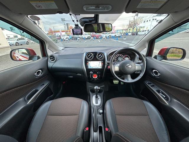 ノート メダリスト　エマージェンシーブレーキパッケージ【禁煙車】　【千葉県仕入】【アラウンドビューモニター／純正ナビ／フルセグＴＶ／Ｂｌｕｅｔｏｏｔｈ／ＤＶＤ】【ＥＴＣ】【ドラレコ】【ハーフレザーシート】【衝突軽減／車線逸脱警告】【オートエアコン】【インテリキー】（5枚目）