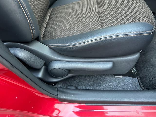 ノート メダリスト　エマージェンシーブレーキパッケージ【禁煙車】　【千葉県仕入】【アラウンドビューモニター／純正ナビ／フルセグＴＶ／Ｂｌｕｅｔｏｏｔｈ／ＤＶＤ】【ＥＴＣ】【ドラレコ】【ハーフレザーシート】【衝突軽減／車線逸脱警告】【オートエアコン】【インテリキー】（32枚目）