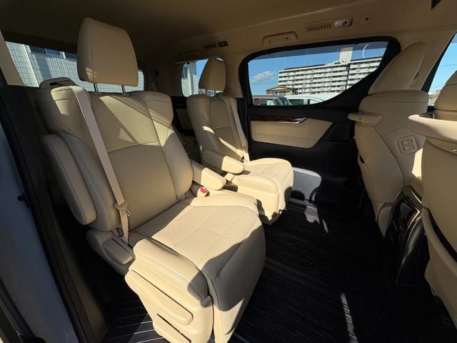 ヴェルファイア ２．５Ｖ【４ＷＤ】【後期型】【モデリスタエアロ】【滋賀仕入】　【７人乗ベージュレザーベンチレーションシート】【１２．１型フリップダウンモニター／９型ナビ】【両側電動スライド】【夏純正１７＆冬１６タイヤ】【バックカメラ／フルセグＴＶ／ＢＴ／ＴＶキット】追従クルコン（33枚目）