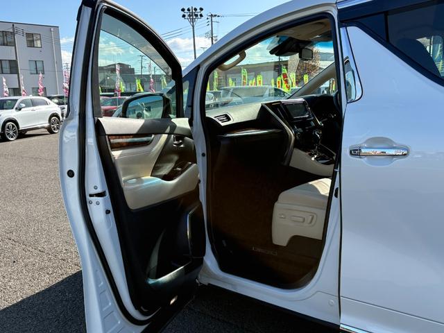 ヴェルファイア ２．５Ｖ【４ＷＤ】【後期型】【モデリスタエアロ】【滋賀仕入】　【７人乗ベージュレザーベンチレーションシート】【１２．１型フリップダウンモニター／９型ナビ】【両側電動スライド】【夏純正１７＆冬１６タイヤ】【バックカメラ／フルセグＴＶ／ＢＴ／ＴＶキット】追従クルコン（36枚目）