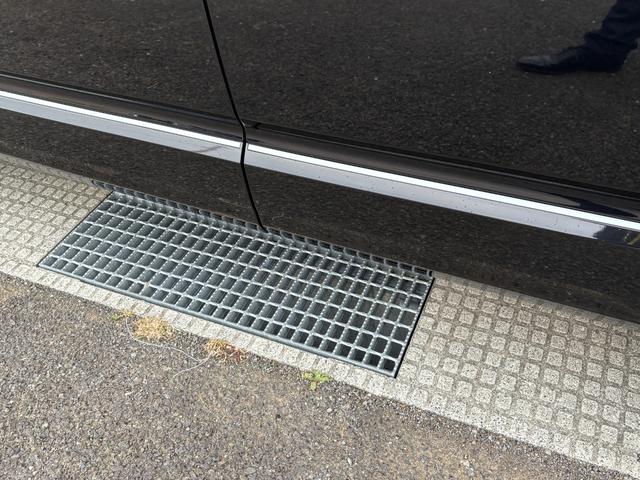 デリカD:5 P【4WD】【オートステップ】【アラウンドビューモニター】 【衝突軽減システム/車線逸脱警告/ブラインドスポットモニター/追従クルコン】【SDナビ/ブルートゥース/DVD再生】【パワーバックドア/両側電動スライドドア】【LEDオートライト】【ドラレコ】(10枚目)