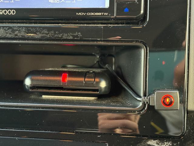 デリカD:5 P【4WD】【オートステップ】【アラウンドビューモニター】 【衝突軽減システム/車線逸脱警告/ブラインドスポットモニター/追従クルコン】【SDナビ/ブルートゥース/DVD再生】【パワーバックドア/両側電動スライドドア】【LEDオートライト】【ドラレコ】(17枚目)