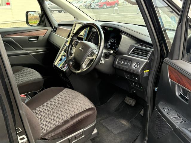 デリカD:5 P【4WD】【オートステップ】【アラウンドビューモニター】 【衝突軽減システム/車線逸脱警告/ブラインドスポットモニター/追従クルコン】【SDナビ/ブルートゥース/DVD再生】【パワーバックドア/両側電動スライドドア】【LEDオートライト】【ドラレコ】(30枚目)