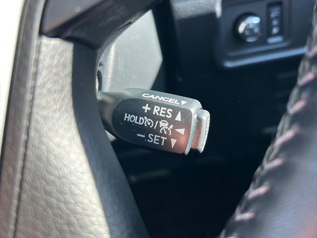 ランドクルーザープラド ＴＸ　Ｌパッケージ　７０ｔｈアニバーサリーリミテッド　７人乗　【４ＷＤディーゼル】後期【ワンオーナー禁煙車】【パノラミックビューモニター／メーカーナビ】【茶革シート／ベンチレーションシート】【専用１８インチ黒アルミ／ルーフレール】【追従クルコン】【前後ドラレコ】（12枚目）