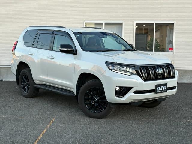 ランドクルーザープラド ＴＸ　Ｌパッケージ　７０ｔｈアニバーサリーリミテッド　７人乗　【４ＷＤディーゼル】後期【ワンオーナー禁煙車】【パノラミックビューモニター／メーカーナビ】【茶革シート／ベンチレーションシート】【専用１８インチ黒アルミ／ルーフレール】【追従クルコン】【前後ドラレコ】（27枚目）