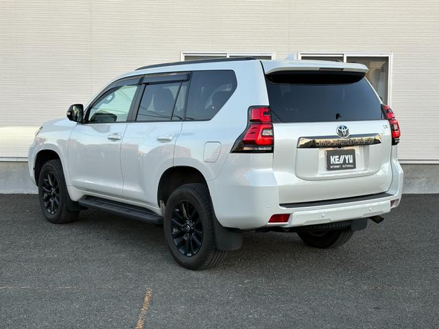 ランドクルーザープラド ＴＸ　Ｌパッケージ　７０ｔｈアニバーサリーリミテッド　７人乗　【４ＷＤディーゼル】後期【ワンオーナー禁煙車】【パノラミックビューモニター／メーカーナビ】【茶革シート／ベンチレーションシート】【専用１８インチ黒アルミ／ルーフレール】【追従クルコン】【前後ドラレコ】（30枚目）