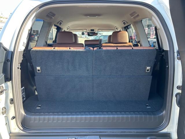 ランドクルーザープラド ＴＸ　Ｌパッケージ　７０ｔｈアニバーサリーリミテッド　７人乗　【４ＷＤディーゼル】後期【ワンオーナー禁煙車】【パノラミックビューモニター／メーカーナビ】【茶革シート／ベンチレーションシート】【専用１８インチ黒アルミ／ルーフレール】【追従クルコン】【前後ドラレコ】（43枚目）