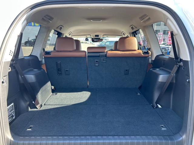 ランドクルーザープラド ＴＸ　Ｌパッケージ　７０ｔｈアニバーサリーリミテッド　７人乗　【４ＷＤディーゼル】後期【ワンオーナー禁煙車】【パノラミックビューモニター／メーカーナビ】【茶革シート／ベンチレーションシート】【専用１８インチ黒アルミ／ルーフレール】【追従クルコン】【前後ドラレコ】（44枚目）