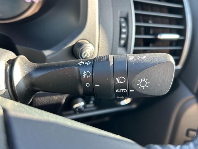 ランドクルーザープラド ＴＸ　Ｌパッケージ　７０ｔｈアニバーサリーリミテッド　７人乗　【４ＷＤディーゼル】後期【ワンオーナー禁煙車】【パノラミックビューモニター／メーカーナビ】【茶革シート／ベンチレーションシート】【専用１８インチ黒アルミ／ルーフレール】【追従クルコン】【前後ドラレコ】（50枚目）