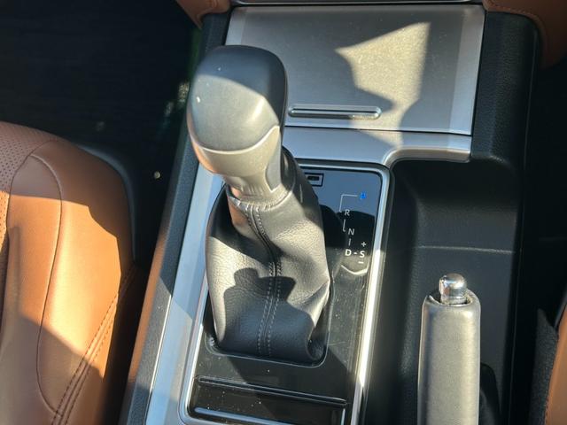 ランドクルーザープラド ＴＸ　Ｌパッケージ　７０ｔｈアニバーサリーリミテッド　７人乗　【４ＷＤディーゼル】後期【ワンオーナー禁煙車】【パノラミックビューモニター／メーカーナビ】【茶革シート／ベンチレーションシート】【専用１８インチ黒アルミ／ルーフレール】【追従クルコン】【前後ドラレコ】（55枚目）