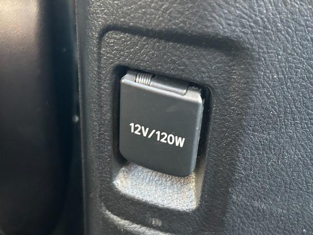 ランドクルーザープラド ＴＸ　Ｌパッケージ　７０ｔｈアニバーサリーリミテッド　７人乗　【４ＷＤディーゼル】後期【ワンオーナー禁煙車】【パノラミックビューモニター／メーカーナビ】【茶革シート／ベンチレーションシート】【専用１８インチ黒アルミ／ルーフレール】【追従クルコン】【前後ドラレコ】（61枚目）