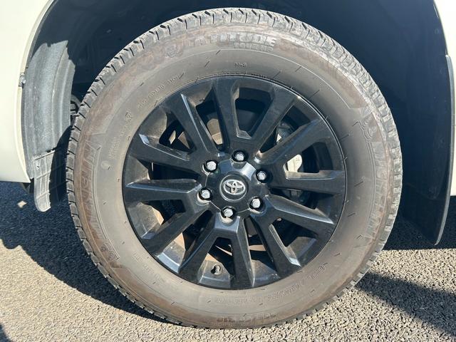 ランドクルーザープラド ＴＸ　Ｌパッケージ　７０ｔｈアニバーサリーリミテッド　７人乗　【４ＷＤディーゼル】後期【ワンオーナー禁煙車】【パノラミックビューモニター／メーカーナビ】【茶革シート／ベンチレーションシート】【専用１８インチ黒アルミ／ルーフレール】【追従クルコン】【前後ドラレコ】（63枚目）