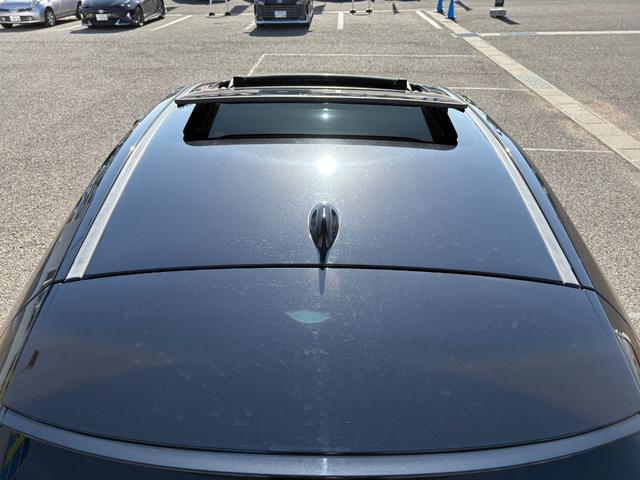 ＮＸ ＮＸ２００ｔ　Ｆスポーツ【４ＷＤ】【禁煙車】【サンルーフ】　【マークレビンソン】【ＲＸ用２０インチアルミ】【メーカーナビ／バックカメラ／ブルーレイ】【３眼ＬＥＤライト】【電動黒革シートベンチレーションシート】【衝突軽減／車線逸脱／追従クルコン】電動リアゲート（8枚目）