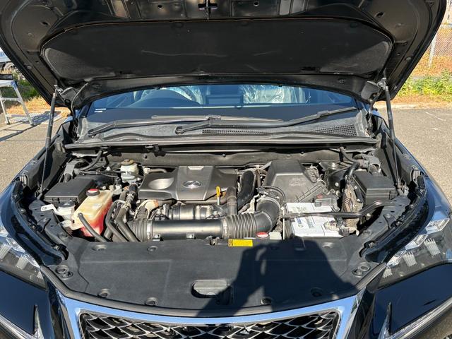 ＮＸ ＮＸ２００ｔ　Ｆスポーツ【４ＷＤ】【禁煙車】【サンルーフ】　【マークレビンソン】【ＲＸ用２０インチアルミ】【メーカーナビ／バックカメラ／ブルーレイ】【３眼ＬＥＤライト】【電動黒革シートベンチレーションシート】【衝突軽減／車線逸脱／追従クルコン】電動リアゲート（9枚目）