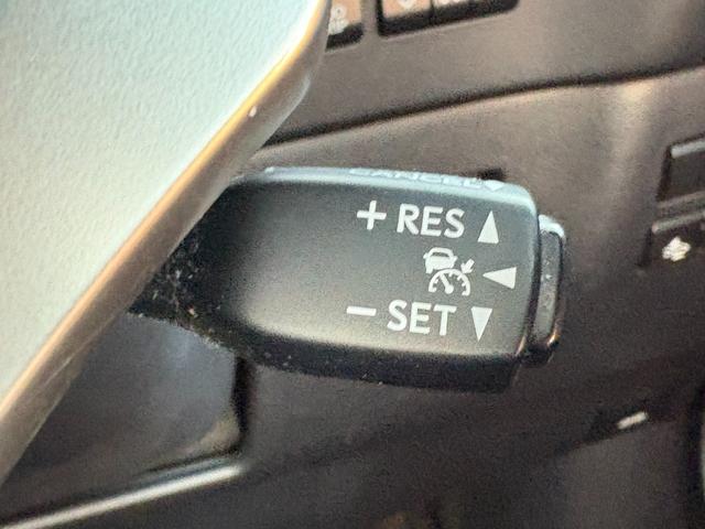 ＮＸ ＮＸ２００ｔ　Ｆスポーツ【４ＷＤ】【禁煙車】【サンルーフ】　【マークレビンソン】【ＲＸ用２０インチアルミ】【メーカーナビ／バックカメラ／ブルーレイ】【３眼ＬＥＤライト】【電動黒革シートベンチレーションシート】【衝突軽減／車線逸脱／追従クルコン】電動リアゲート（18枚目）