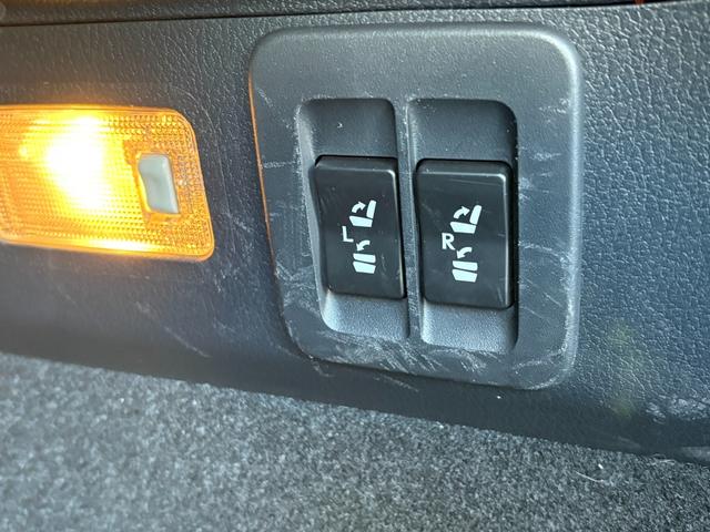 ＮＸ ＮＸ２００ｔ　Ｆスポーツ【４ＷＤ】【禁煙車】【サンルーフ】　【マークレビンソン】【ＲＸ用２０インチアルミ】【メーカーナビ／バックカメラ／ブルーレイ】【３眼ＬＥＤライト】【電動黒革シートベンチレーションシート】【衝突軽減／車線逸脱／追従クルコン】電動リアゲート（20枚目）