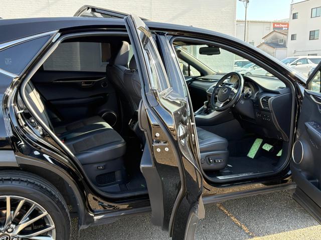 ＮＸ ＮＸ２００ｔ　Ｆスポーツ【４ＷＤ】【禁煙車】【サンルーフ】　【マークレビンソン】【ＲＸ用２０インチアルミ】【メーカーナビ／バックカメラ／ブルーレイ】【３眼ＬＥＤライト】【電動黒革シートベンチレーションシート】【衝突軽減／車線逸脱／追従クルコン】電動リアゲート（33枚目）