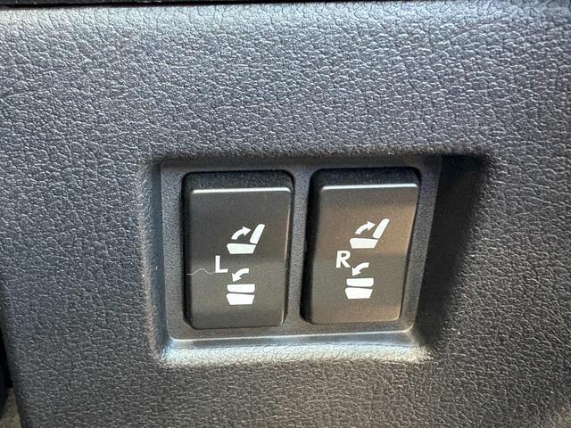 ＮＸ ＮＸ２００ｔ　Ｆスポーツ【４ＷＤ】【禁煙車】【サンルーフ】　【マークレビンソン】【ＲＸ用２０インチアルミ】【メーカーナビ／バックカメラ／ブルーレイ】【３眼ＬＥＤライト】【電動黒革シートベンチレーションシート】【衝突軽減／車線逸脱／追従クルコン】電動リアゲート（41枚目）