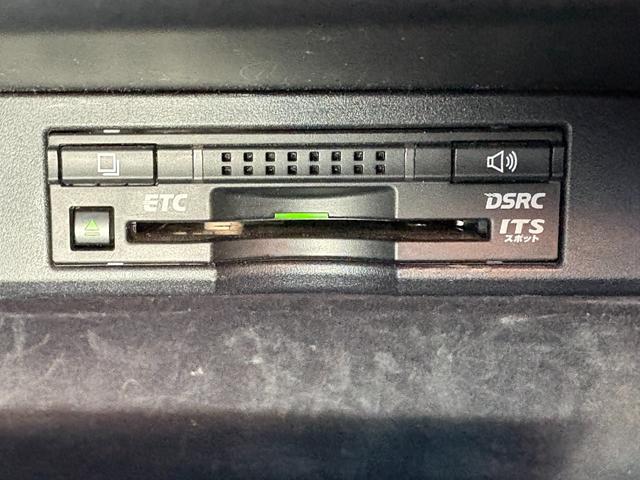 ＮＸ ＮＸ２００ｔ　Ｆスポーツ【４ＷＤ】【禁煙車】【サンルーフ】　【マークレビンソン】【ＲＸ用２０インチアルミ】【メーカーナビ／バックカメラ／ブルーレイ】【３眼ＬＥＤライト】【電動黒革シートベンチレーションシート】【衝突軽減／車線逸脱／追従クルコン】電動リアゲート（52枚目）