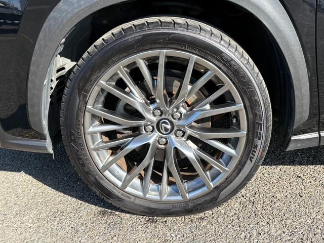 ＮＸ ＮＸ２００ｔ　Ｆスポーツ【４ＷＤ】【禁煙車】【サンルーフ】　【マークレビンソン】【ＲＸ用２０インチアルミ】【メーカーナビ／バックカメラ／ブルーレイ】【３眼ＬＥＤライト】【電動黒革シートベンチレーションシート】【衝突軽減／車線逸脱／追従クルコン】電動リアゲート（56枚目）