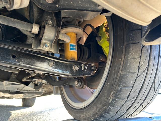 WRX STI STI タイプS【後期型】【6速MT】【大型スポイラー】 【イエローキャリパー/STi19インチアルミ/ビルシュタインショック】【8インチナビ/バックカメラ/フルセグTV/ブルートゥース】【シートヒーター/ハーフレザーシート】【LEDライト/LEDビーム】(8枚目)