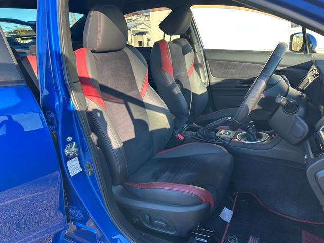 WRX STI STI タイプS【後期型】【6速MT】【大型スポイラー】 【イエローキャリパー/STi19インチアルミ/ビルシュタインショック】【8インチナビ/バックカメラ/フルセグTV/ブルートゥース】【シートヒーター/ハーフレザーシート】【LEDライト/LEDビーム】(30枚目)
