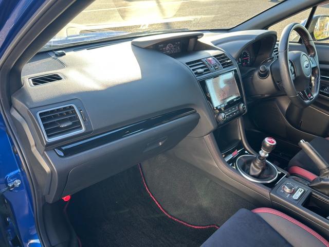 WRX STI STI タイプS【後期型】【6速MT】【大型スポイラー】 【イエローキャリパー/STi19インチアルミ/ビルシュタインショック】【8インチナビ/バックカメラ/フルセグTV/ブルートゥース】【シートヒーター/ハーフレザーシート】【LEDライト/LEDビーム】(35枚目)