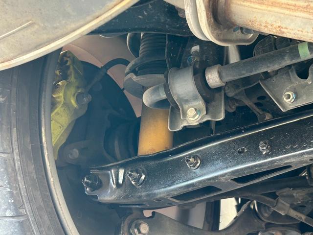 WRX STI STI タイプS【後期型】【6速MT】【大型スポイラー】 【イエローキャリパー/STi19インチアルミ/ビルシュタインショック】【8インチナビ/バックカメラ/フルセグTV/ブルートゥース】【シートヒーター/ハーフレザーシート】【LEDライト/LEDビーム】(59枚目)