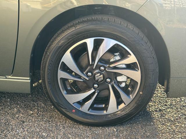 弊社ではインターネットでの遠方販売に自信があります。店頭でのご納車であれば、お車を持ち込まずに名義変更等のお手続きが出来ますので、ご近所の販売会社で購入する場合と変わらぬ諸経費にてご購入可能です♪