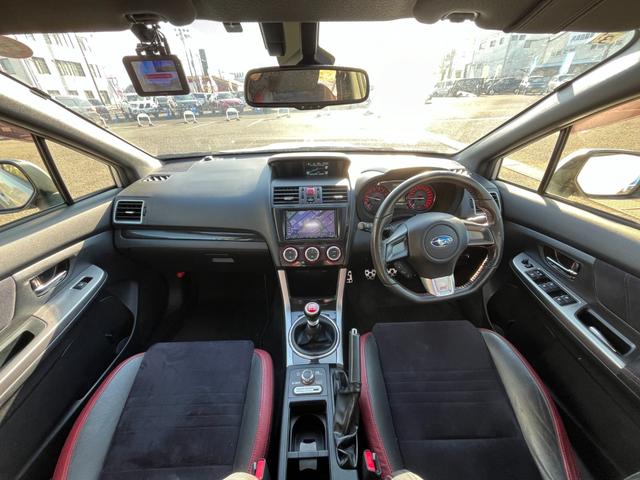 WRX STI STI タイプS【6速MT】【アドバンスドパッケージ】 【大型リアスポイラー】【禁煙車】【BSM】【ダイアトーンSDナビ/サイド・バックカメラ/フルセグTV/ブルートゥース】【ハーフレザーシート】【STI18インチアルミ】【LEDオートライト/フォグ】(6枚目)
