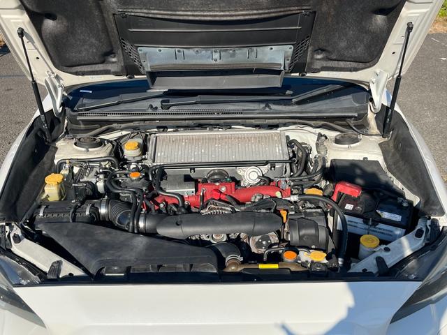 WRX STI STI タイプS【6速MT】【アドバンスドパッケージ】 【大型リアスポイラー】【禁煙車】【BSM】【ダイアトーンSDナビ/サイド・バックカメラ/フルセグTV/ブルートゥース】【ハーフレザーシート】【STI18インチアルミ】【LEDオートライト/フォグ】(8枚目)