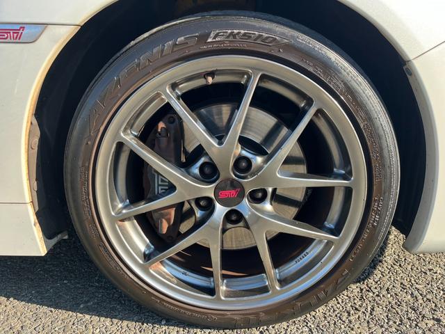 WRX STI STI タイプS【6速MT】【アドバンスドパッケージ】 【大型リアスポイラー】【禁煙車】【BSM】【ダイアトーンSDナビ/サイド・バックカメラ/フルセグTV/ブルートゥース】【ハーフレザーシート】【STI18インチアルミ】【LEDオートライト/フォグ】(23枚目)