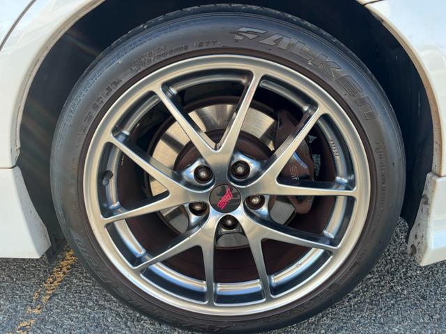 WRX STI STI タイプS【6速MT】【アドバンスドパッケージ】 【大型リアスポイラー】【禁煙車】【BSM】【ダイアトーンSDナビ/サイド・バックカメラ/フルセグTV/ブルートゥース】【ハーフレザーシート】【STI18インチアルミ】【LEDオートライト/フォグ】(47枚目)
