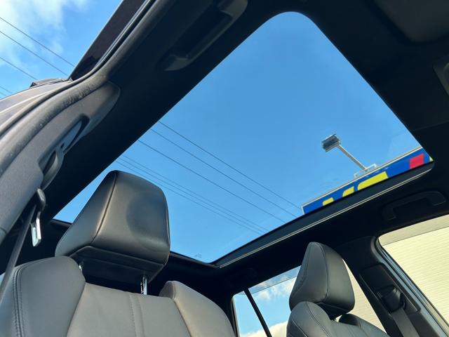 カローラクロス ハイブリッド Z 4WD【パノラマルーフ】アドバンスドパーク 【神奈川仕入】【寒冷地仕様/シートヒーター】【パノラミックビューモニター/10.5型ナビ/連動前後ドラレコ】【パワーバックドア】【ルーフレール】【BSM/クルコン】【HDMI/フルセグTV/BT】(9枚目)