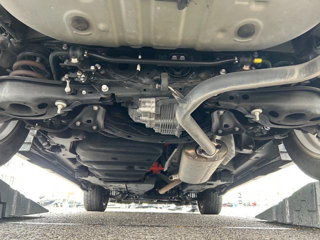 ハリアーハイブリッド プレミアム　メタル　アンド　レザーパッケージ【４ＷＤ】後期型　【モデリスタエアロ／グリル】【ＡＬＰＩＮＥ１０インチナビ】【エンジンスターター】【電動黒革ベンチレーションシート】【追従クルコン／衝突軽減／車線逸脱】【電動リアゲート】【ＬＥＤライト／シーケンシャル】（6枚目）