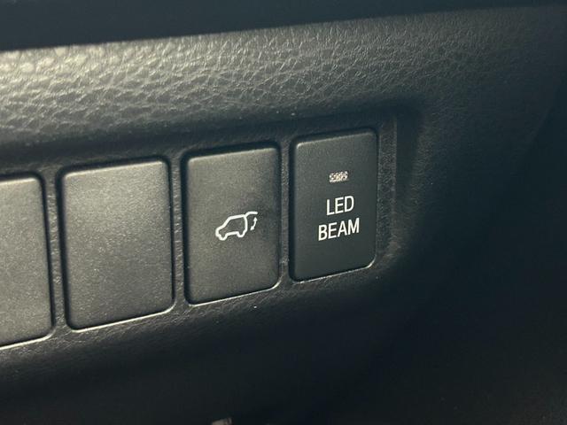 ハリアーハイブリッド プレミアム　メタル　アンド　レザーパッケージ【４ＷＤ】後期型　【モデリスタエアロ／グリル】【ＡＬＰＩＮＥ１０インチナビ】【エンジンスターター】【電動黒革ベンチレーションシート】【追従クルコン／衝突軽減／車線逸脱】【電動リアゲート】【ＬＥＤライト／シーケンシャル】（25枚目）