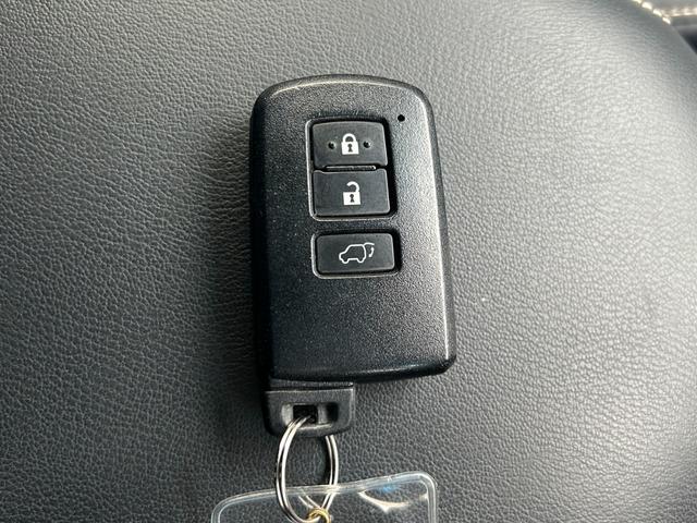 ハリアーハイブリッド プレミアム　メタル　アンド　レザーパッケージ【４ＷＤ】後期型　【モデリスタエアロ／グリル】【ＡＬＰＩＮＥ１０インチナビ】【エンジンスターター】【電動黒革ベンチレーションシート】【追従クルコン／衝突軽減／車線逸脱】【電動リアゲート】【ＬＥＤライト／シーケンシャル】（60枚目）