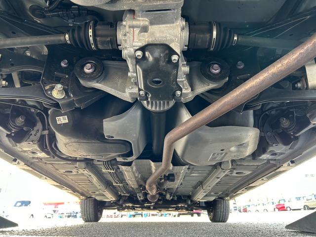 ヤリス Ｘ【４ＷＤ寒冷地仕様】【禁煙車】　【ナビ機能付き８インチディスプレイオーディオ／Ｂｌｕｅｔｏｏｔｈオーディオ／ＵＳＢ接続】【追従クルコン／衝突軽減／車線逸脱警告／コーナーセンサー】【スマートキー／プッシュスタート】【ワイパー熱線】（6枚目）