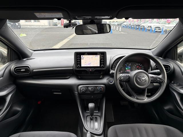 ヤリス Ｘ【４ＷＤ寒冷地仕様】【禁煙車】　【ナビ機能付き８インチディスプレイオーディオ／Ｂｌｕｅｔｏｏｔｈオーディオ／ＵＳＢ接続】【追従クルコン／衝突軽減／車線逸脱警告／コーナーセンサー】【スマートキー／プッシュスタート】【ワイパー熱線】（26枚目）