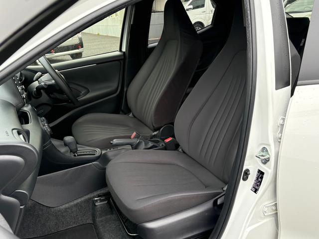 ヤリス Ｘ【４ＷＤ寒冷地仕様】【禁煙車】　【ナビ機能付き８インチディスプレイオーディオ／Ｂｌｕｅｔｏｏｔｈオーディオ／ＵＳＢ接続】【追従クルコン／衝突軽減／車線逸脱警告／コーナーセンサー】【スマートキー／プッシュスタート】【ワイパー熱線】（31枚目）