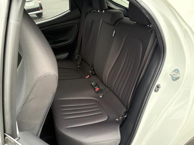 ヤリス Ｘ【４ＷＤ寒冷地仕様】【禁煙車】　【ナビ機能付き８インチディスプレイオーディオ／Ｂｌｕｅｔｏｏｔｈオーディオ／ＵＳＢ接続】【追従クルコン／衝突軽減／車線逸脱警告／コーナーセンサー】【スマートキー／プッシュスタート】【ワイパー熱線】（33枚目）