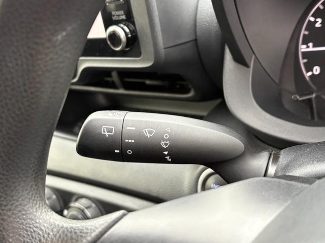ヤリス Ｘ【４ＷＤ寒冷地仕様】【禁煙車】　【ナビ機能付き８インチディスプレイオーディオ／Ｂｌｕｅｔｏｏｔｈオーディオ／ＵＳＢ接続】【追従クルコン／衝突軽減／車線逸脱警告／コーナーセンサー】【スマートキー／プッシュスタート】【ワイパー熱線】（40枚目）
