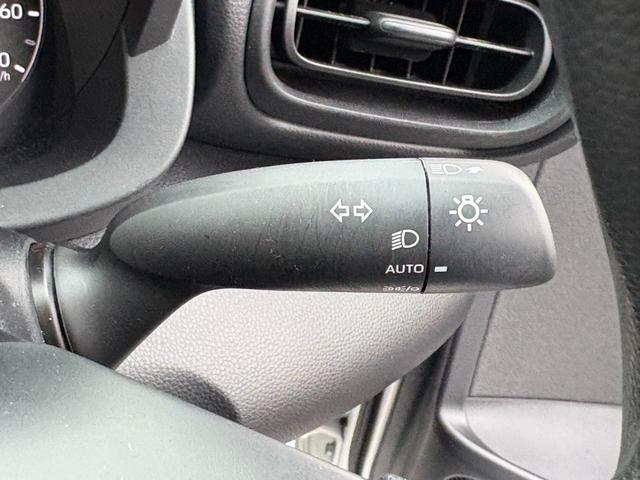 ヤリス Ｘ【４ＷＤ寒冷地仕様】【禁煙車】　【ナビ機能付き８インチディスプレイオーディオ／Ｂｌｕｅｔｏｏｔｈオーディオ／ＵＳＢ接続】【追従クルコン／衝突軽減／車線逸脱警告／コーナーセンサー】【スマートキー／プッシュスタート】【ワイパー熱線】（41枚目）