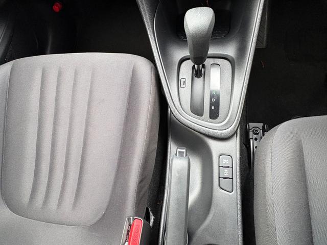 ヤリス Ｘ【４ＷＤ寒冷地仕様】【禁煙車】　【ナビ機能付き８インチディスプレイオーディオ／Ｂｌｕｅｔｏｏｔｈオーディオ／ＵＳＢ接続】【追従クルコン／衝突軽減／車線逸脱警告／コーナーセンサー】【スマートキー／プッシュスタート】【ワイパー熱線】（44枚目）