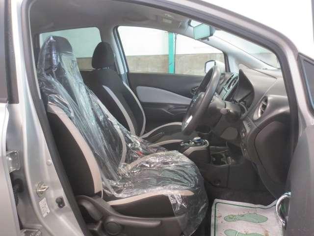 ノート １．２　ｅ－ＰＯＷＥＲ　Ｘ　Ｖセレクション　社外メモリーナビ　アラウンドカメラ　運転席助手席エアバック　エアバッグ　衝突被害軽減装置　イモビライザー　ＬＥＤヘッドライト　パワーウインドウ　レーンアシスト　ＥＴＣ　アルミホイール　スマートキー　フルオートエアコン（11枚目）