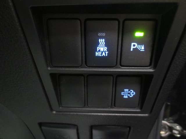 ハイラックス ２．４　Ｚ　ディーゼルターボ　４ＷＤ　社外メモリーナビ・ＴＶ・バックモニター・ク　アイドリングＳＴＯＰ　プリクラッシュＳ　車線逸脱警報装置　キーフリーシステム　運転席助手席エアバック　バックモニタ　パワーウインドウ　ＥＴＣ搭載　ナビ＆ＴＶ　スマートキー＆プッシュスタート　パワステ（11枚目）