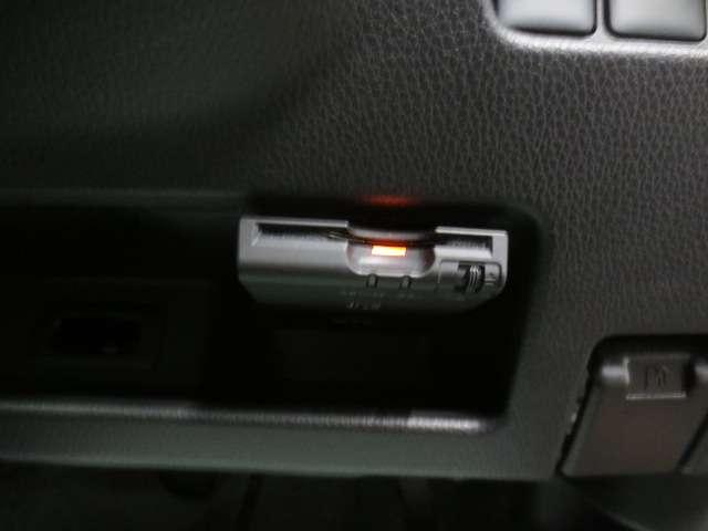 デイズルークス 660 ハイウェイスターX Vセレクション 4WD アラビュー・エマブレ・アイドリングストッ アラウンドビュモニター 前後踏み間違い防止 AW インテリキ- 1オーナー フルオートエアコン レーンキープ LEDライト ドラレコ ナビTV ETC メモリーナビ ABS PW キーフリー パワステ(9枚目)